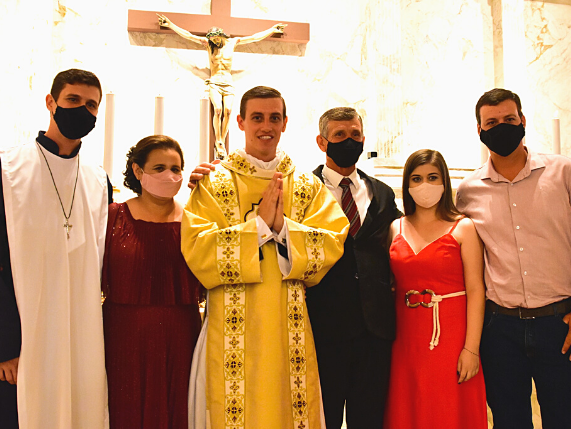 De criança arteira ao chamado de Deus para vida: conheça mais sobre Rafael Sotocorno