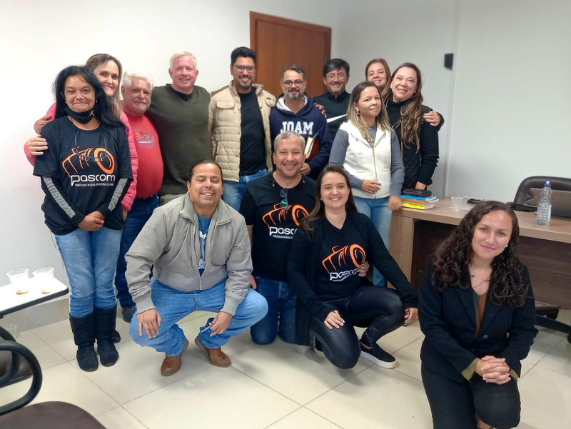 Equipe de fotografia realiza momento de formação e espiritualidade