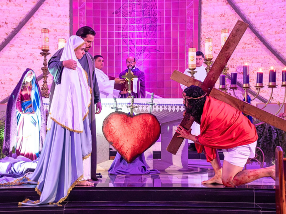 Entre a cruz e a ressurreição: comunidade vive intensamente a Semana Santa