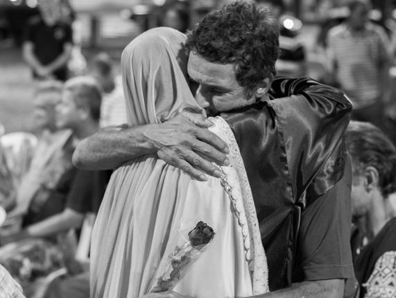 Maristela realiza missa de Dia das Mães para moradores de rua