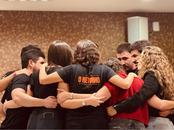 Grupo “Entre Nós” reúne jovens para momentos de fé, convivência e formação cristã